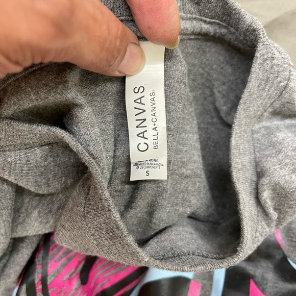 Peace Love and Tik Tok Elongated T-Shirt Size Small - Picture 3 of 3